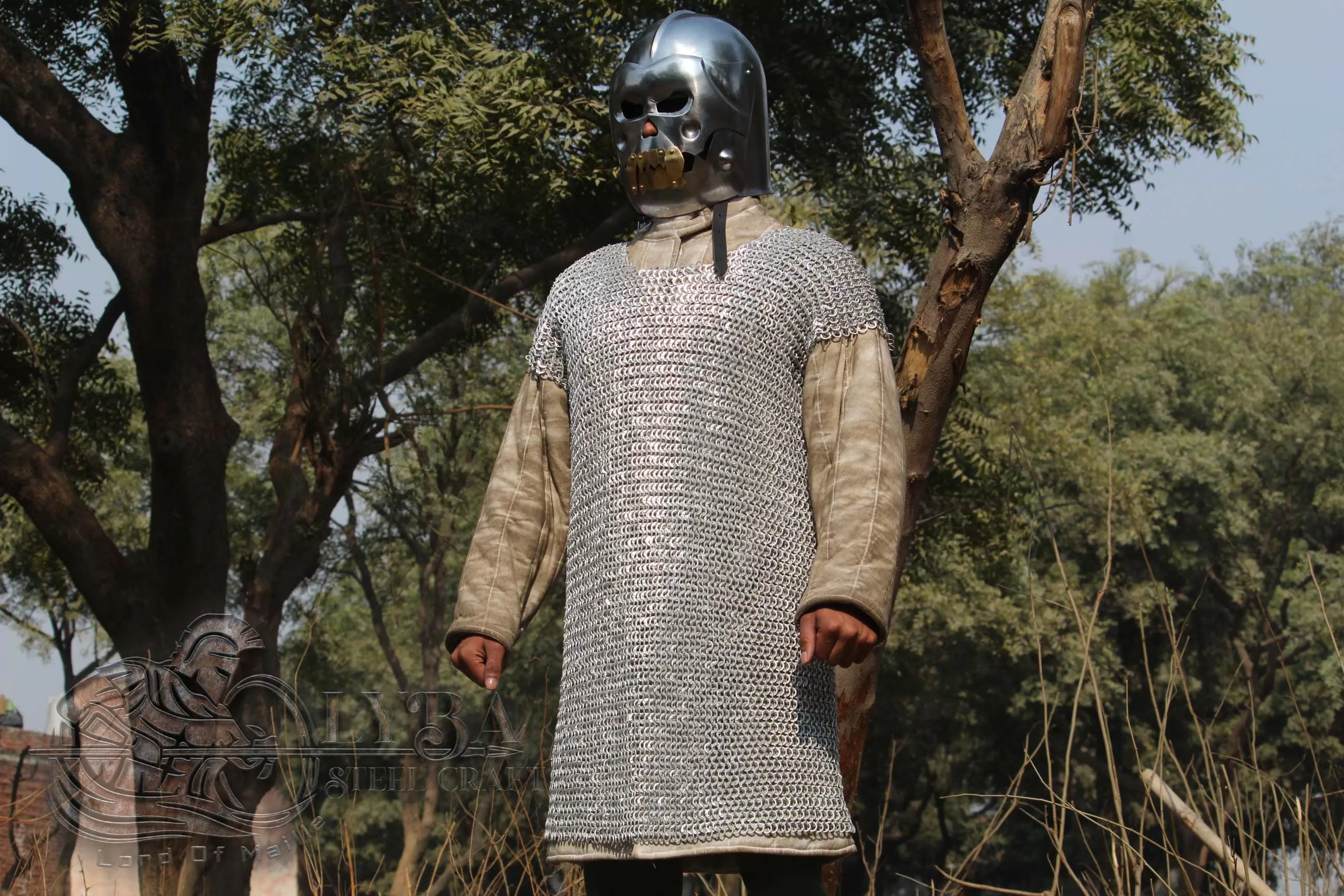 Chainmail Aluminium Sleeveless Haubergoen - Construction 10mm 16 gauge Flat ring alternating solid ring dome riveted