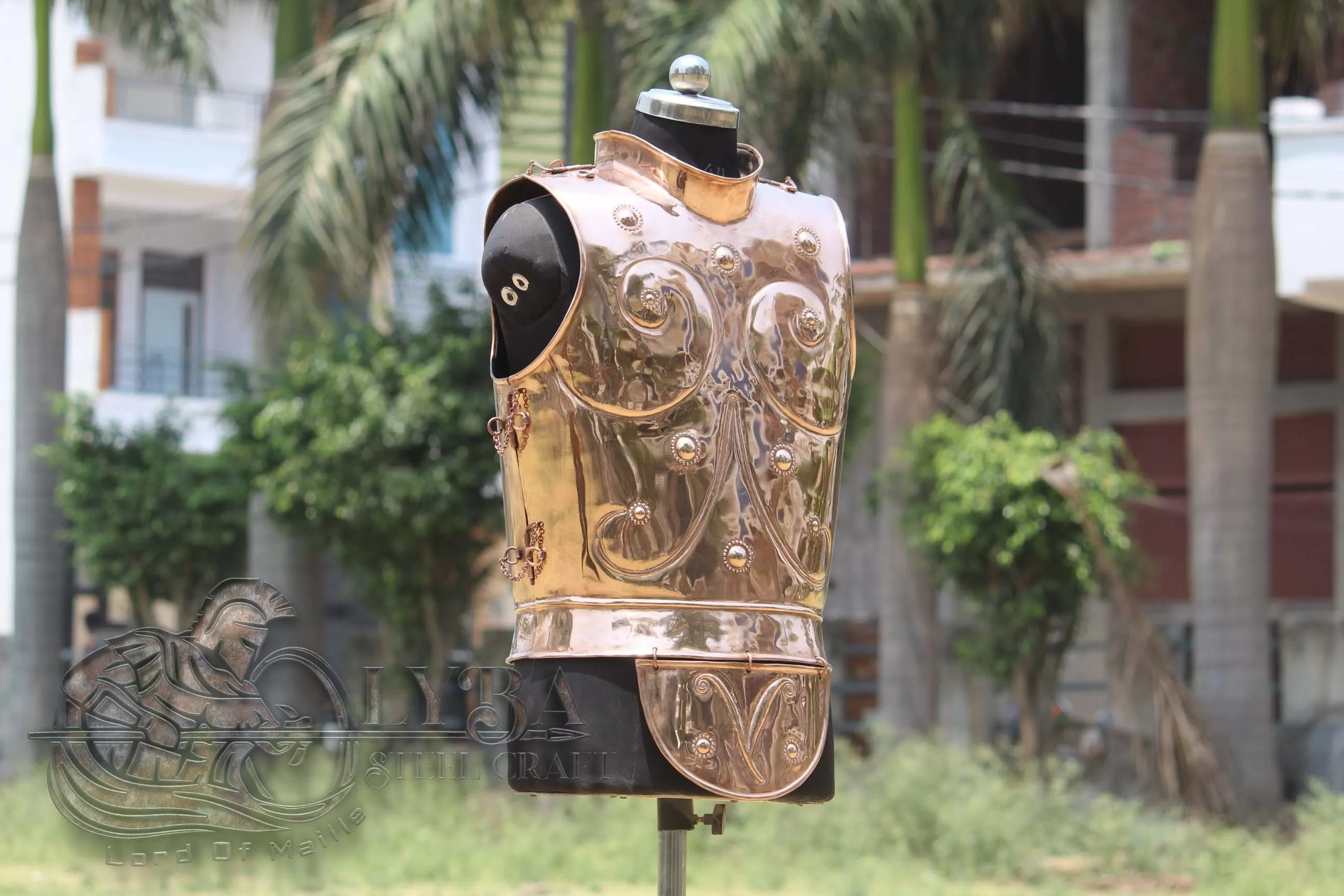 Bronze cuirass Greek late 7th century BCE variant of the standard Archaeic bell corselet